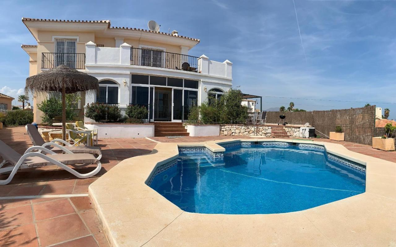 Villa Beautiful Walking Distance To El Faro *